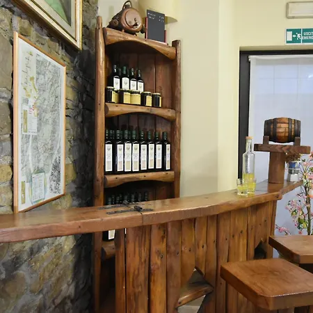 Rimaggiori Country & Restaurant مزرعة للإقامة