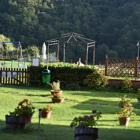 Rimaggiori Country & Restaurant مزرعة للإقامة *